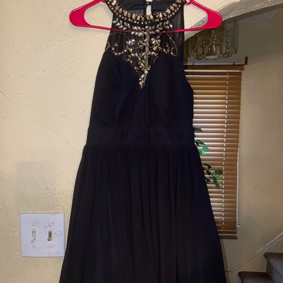 Beautiful silver and gold short dress - Picture 2 of 2